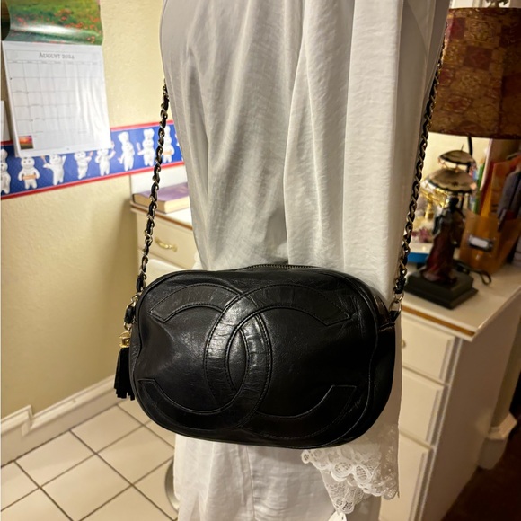 Vintage Chanel Tassel Lamb Skin Oval Camera Bag - Picture 13 of 16